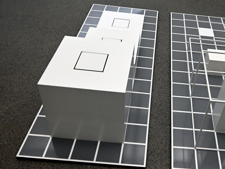 Sol LeWitt (1962–1970), 3 Part Set D 159, München, Pinakothek der Moderne, Saal 34 2021, 1967, Bild 3/4