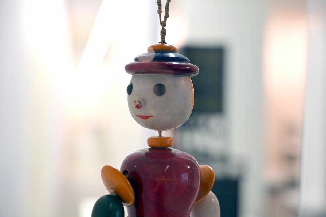 Oskar Schlemmer (1919–1937), Gliederpuppe, München, Pinakothek der Moderne, Untergeschoss, 1922, Bild 4/5