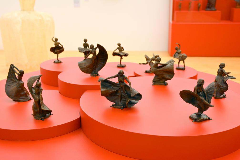 François-Rupert Carabin (1887–1920), Loïe Fuller, Straßburg, Musée d’Art moderne et contemporain, Saal 8, 1896–1897, Bild 3/5