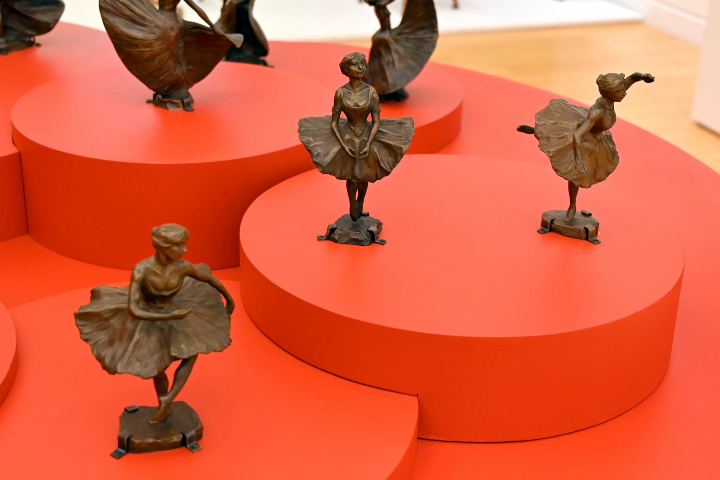 François-Rupert Carabin (1887–1920), Tänzerinnen, Straßburg, Musée d’Art moderne et contemporain, Saal 8, 1898–1899, Bild 2/4