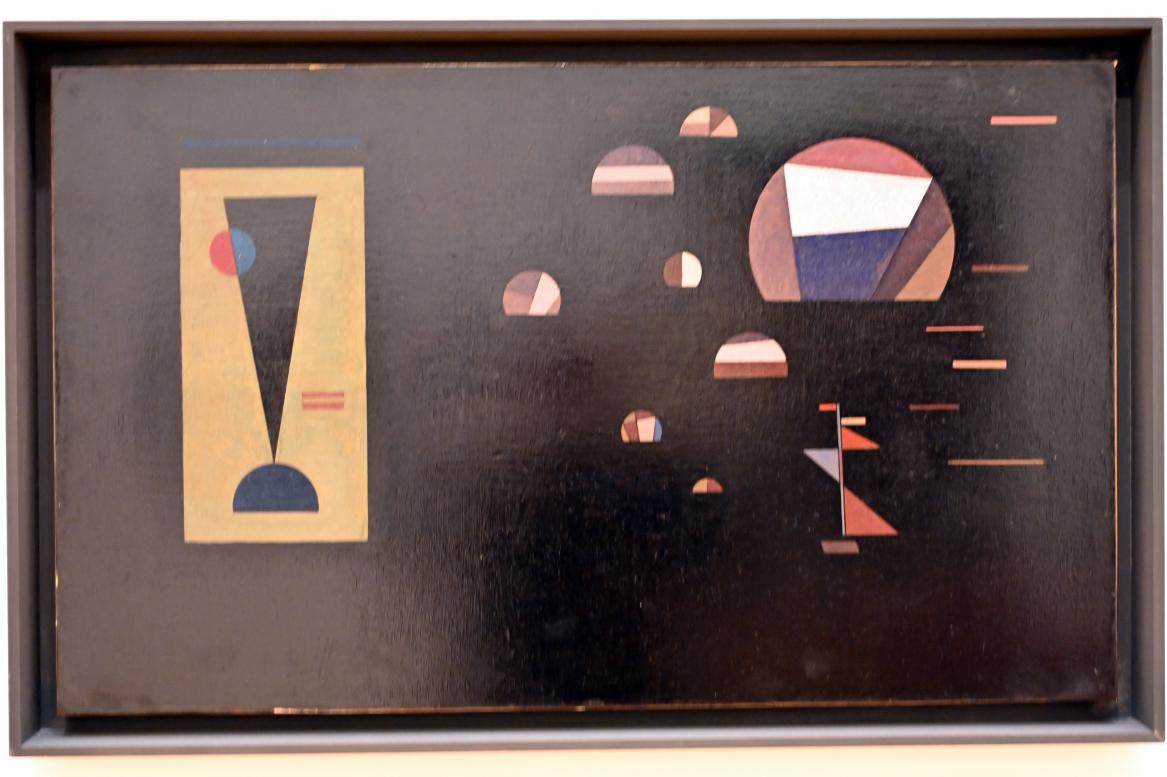 Wassily Kandinsky (1900–1943), Modell für das Musikzimmer, erstellt für die Deutsche Bauausstellung in Berlin, Straßburg, Musée d’Art moderne et contemporain, Saal 11, 1931, Bild 3/4