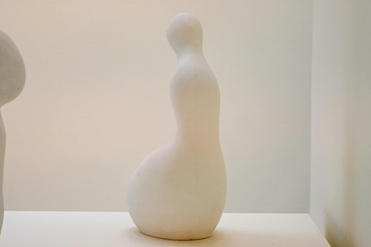 Hans (Jean) Arp (1914–1965), Die kleine Demeter, Straßburg, Musée d’Art moderne et contemporain, Saal Obergeschoß 6, 1960, Bild 2/4
