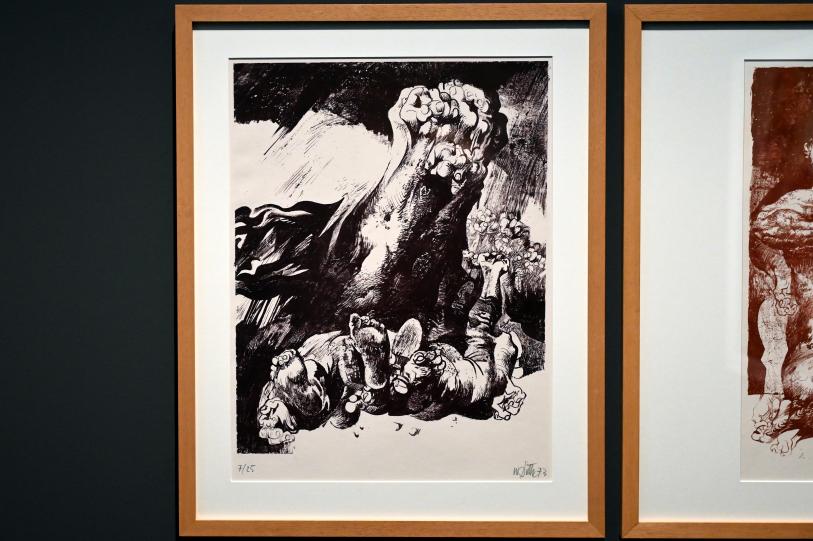 Willi Sitte (1938–2002), Chile wird siegen (Triptychon), Halle (Saale), Kunstmuseum Moritzburg, Ausstellung "Sittes Welt" vom 03.10.2021 - 06.02.2022, Saal 12, 1973, Bild 2/5