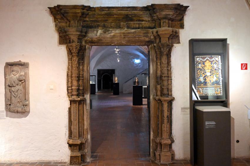 Südportal vom halleschen "Dom" (Stiftskirche), Halle (Saale), Dom zu Halle, jetzt Halle (Saale), Kunstmuseum Moritzburg, Mittelalter Saal 1, 1525, Bild 1/2