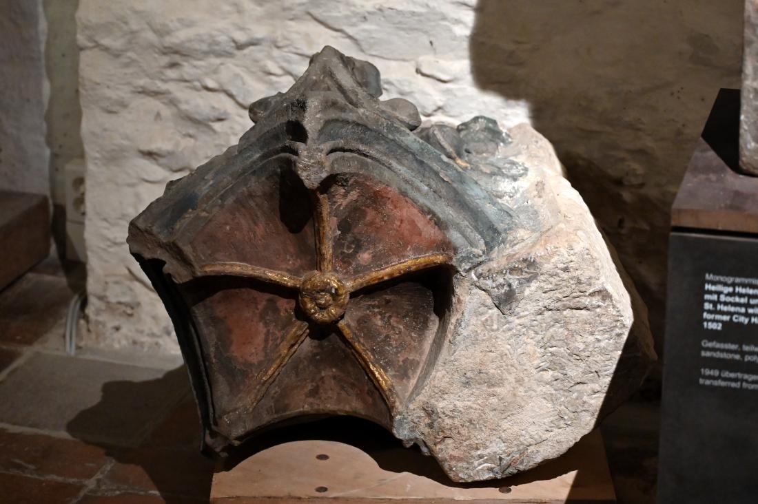 Heilige Helena vom alten halleschen Rathaus mit Sockel und Baldachin, Halle (Saale), Altes Rathaus, jetzt Halle (Saale), Kunstmuseum Moritzburg, Mittelalter Saal 1, 1502, Bild 4/6