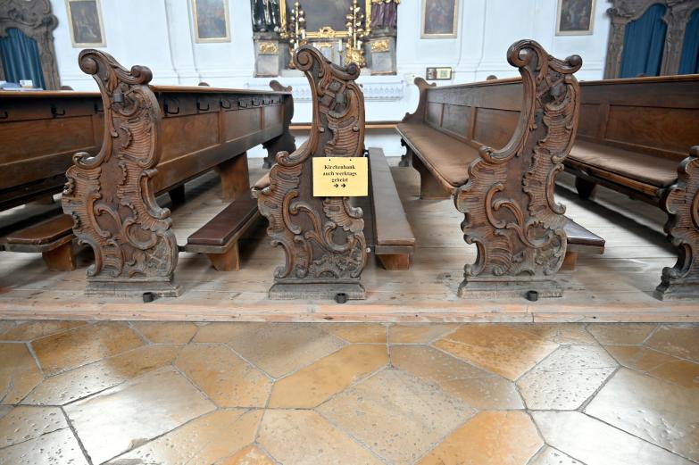 Johann Gebhard Gschwender (1732–1763), Kirchengestühl mit Rokokomuschelwerk, Beratzhausen, Pfarrkirche St. Peter und Paul, 1762, Bild 2/2