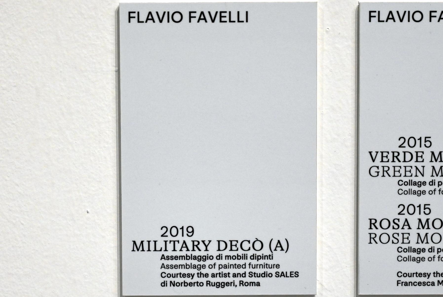 Flavio Favelli (2015–2021), Militärische Deko (A), Turin, Galleria civica d'arte moderna e contemporanea (GAM Torino), Untergeschoß 2, 2019, Bild 2/2