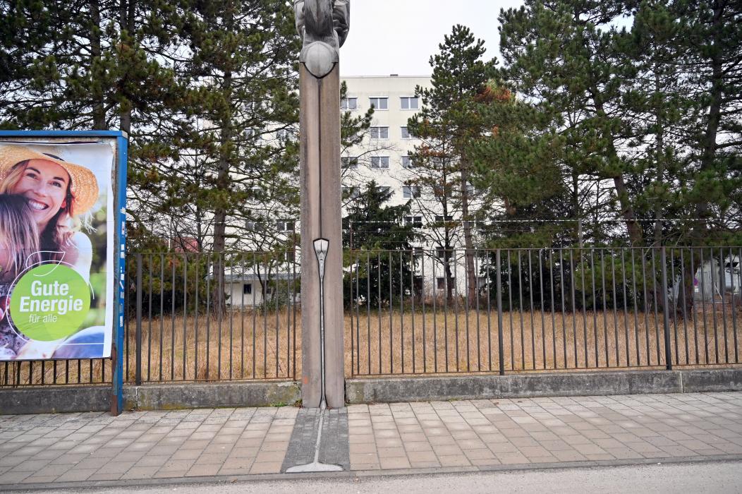 Helmut Langhammer (1981), Schild, Regensburg, Landshuterstraße, 1981, Bild 7/8