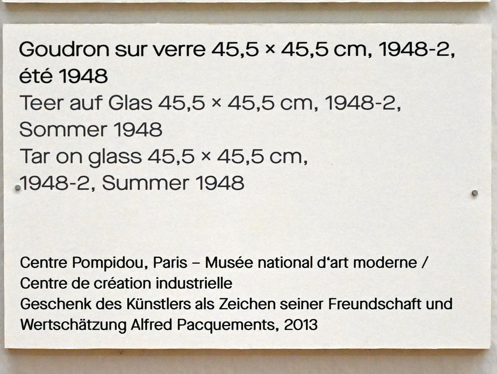 Pierre Soulages (1946–2019), Teer auf Glas 45,5 x 45,5 cm, 1948-2, Chemnitz, Kunstsammlungen am Theaterplatz, Ausstellung "Soulages" vom 28.03.-25.07.2021, Saal 3, 1948, Bild 2/2