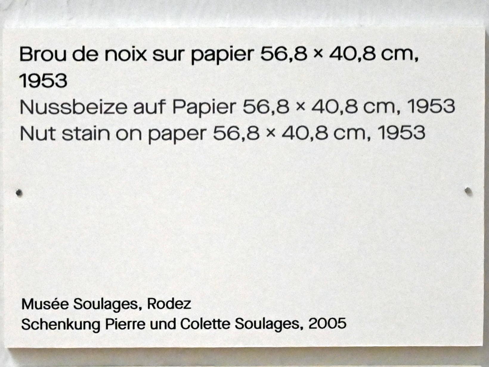 Pierre Soulages (1946–2019), Nussbeize auf Papier 56,8 x 40,8 cm, 1953, Chemnitz, Kunstsammlungen am Theaterplatz, Ausstellung "Soulages" vom 28.03.-25.07.2021, Saal 4, 1953, Bild 2/2