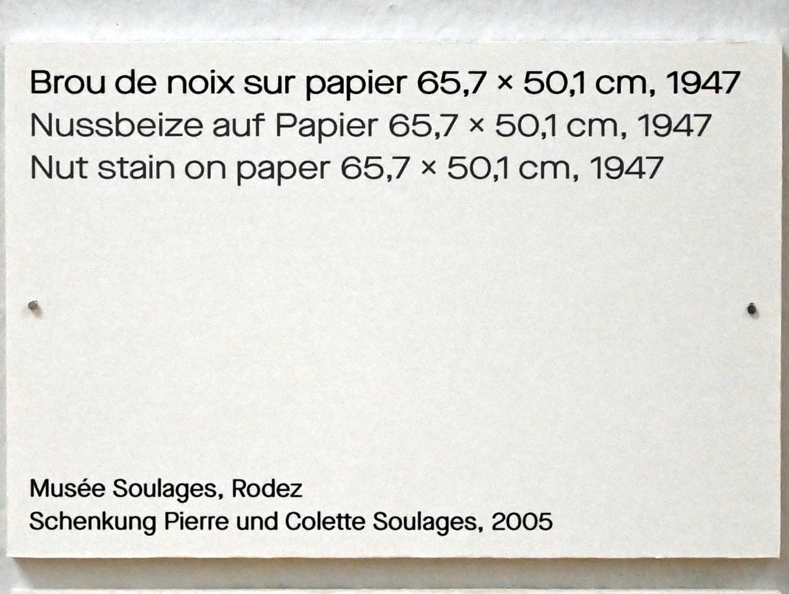 Pierre Soulages (1946–2019), Nussbeize auf Papier 65,7 x 50,1 cm, 1947, Chemnitz, Kunstsammlungen am Theaterplatz, Ausstellung "Soulages" vom 28.03.-25.07.2021, Saal 4, 1947, Bild 2/2