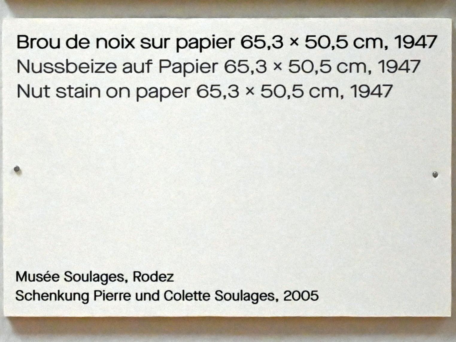 Pierre Soulages (1946–2019), Nussbeize auf Papier 65,3 x 50,5 cm, 1947, Chemnitz, Kunstsammlungen am Theaterplatz, Ausstellung "Soulages" vom 28.03.-25.07.2021, Saal 4, 1947, Bild 2/2