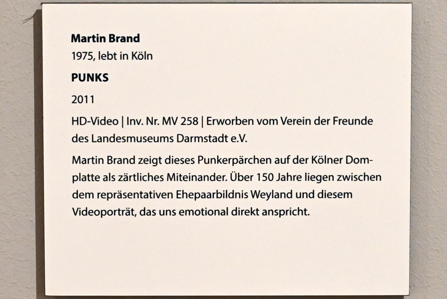 Martin Brand (2011), Punks, Darmstadt, Hessisches Landesmuseum, Saal 8, 2011, Bild 3/3