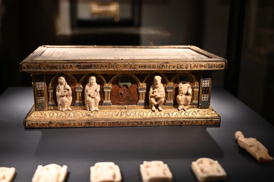 Wolbero-Tragaltar, Köln, Basilika St. Andreas, jetzt Darmstadt, Hessisches Landesmuseum, Kunsthandwerk, um 1200, Bild 4/6