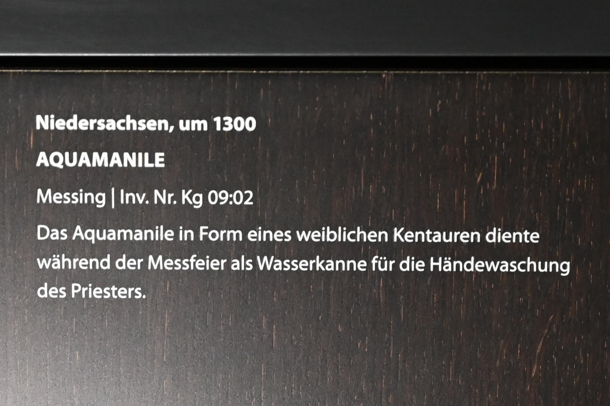 Aquamanile, Darmstadt, Hessisches Landesmuseum, Kirchliche Schatzkammer, um 1300, Bild 2/2