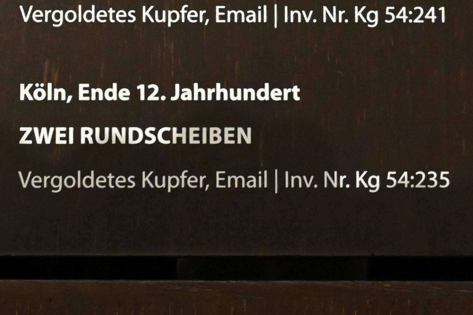 Zwei Rundscheiben, Darmstadt, Hessisches Landesmuseum, Kirchliche Schatzkammer, Ende 12. Jhd., Bild 2/2