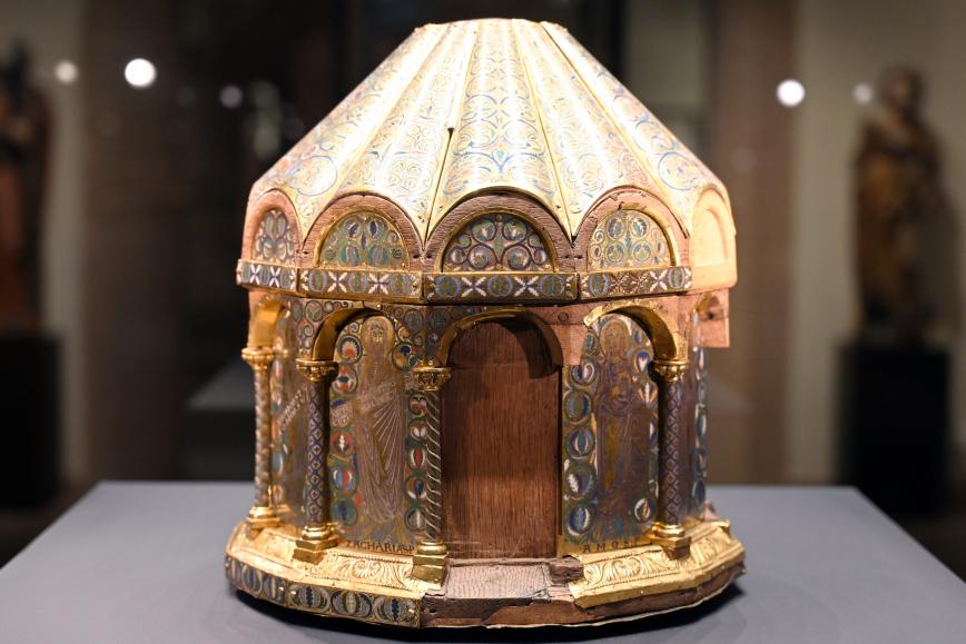 Das Darmstädter Turmreliquiar, Darmstadt, Hessisches Landesmuseum, Kirchliche Schatzkammer, 1190–1210, Bild 2/4