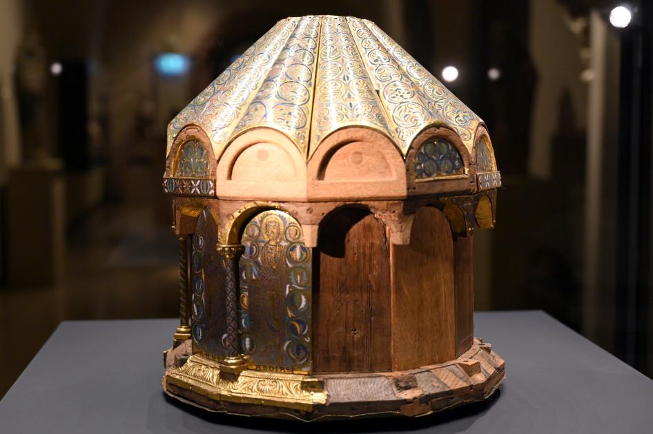 Das Darmstädter Turmreliquiar, Darmstadt, Hessisches Landesmuseum, Kirchliche Schatzkammer, 1190–1210, Bild 3/4