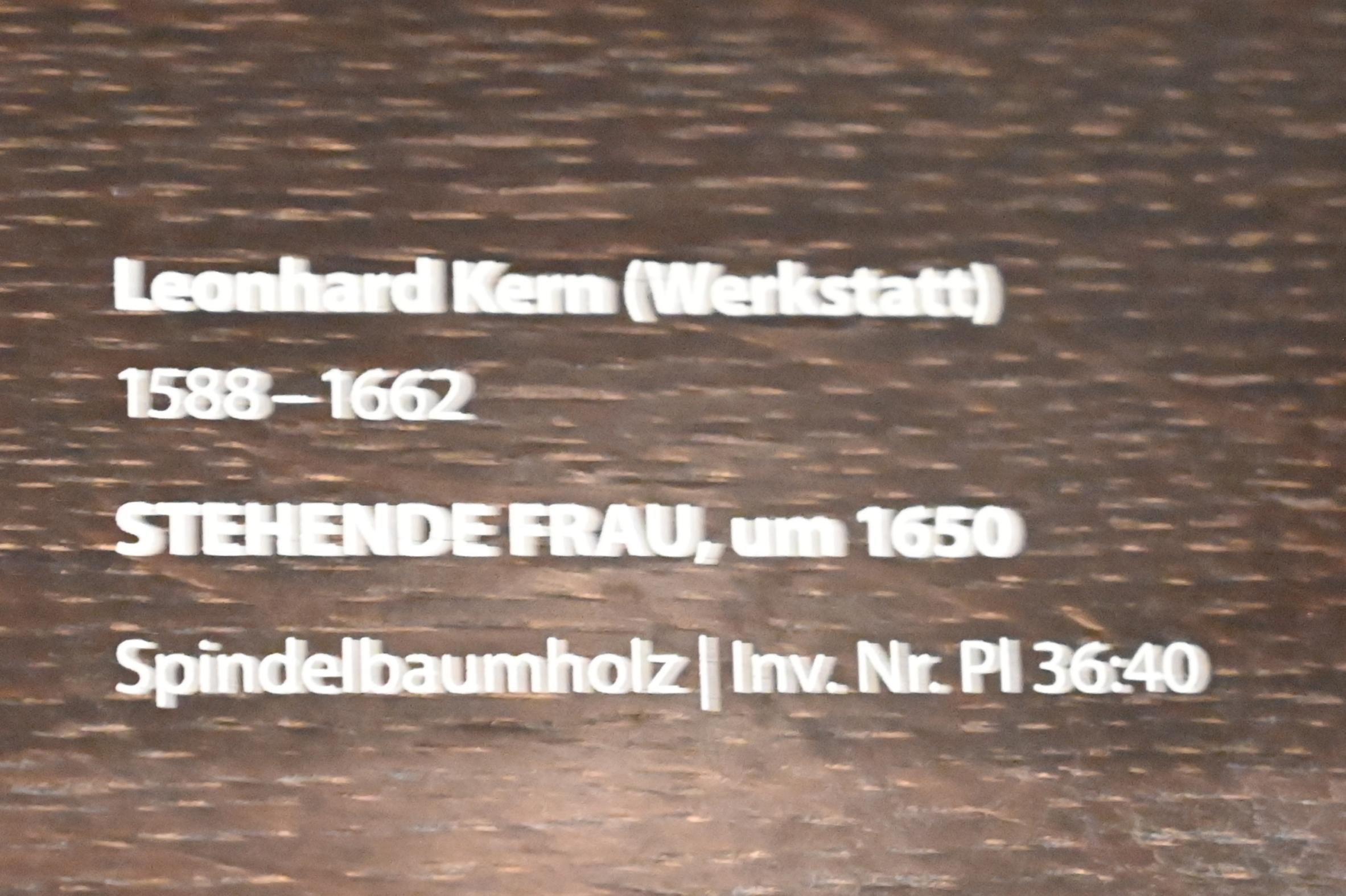 Leonhard Kern (Werkstatt) (1650–1660), Stehende Frau, Darmstadt, Hessisches Landesmuseum, Fürstliche Schatzkammer, um 1650, Bild 2/2