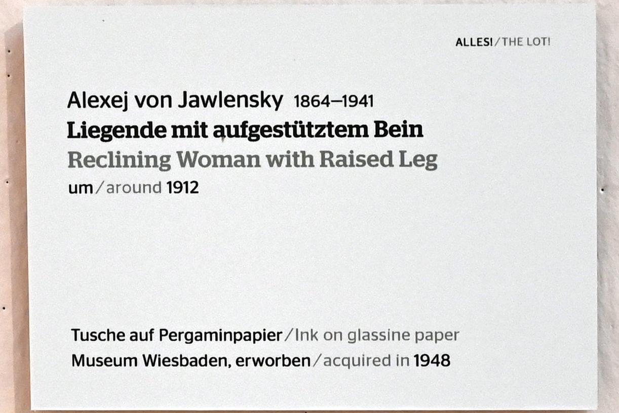 Alexej von Jawlensky (1893–1938), Liegende mit aufgestütztem Bein, Wiesbaden, Museum Wiesbaden, Ausstellung "Alles! 100 Jahre Jawlensky in Wiesbaden" vom 17.09.-26.06.2022, Saal 2, um 1912, Bild 2/2