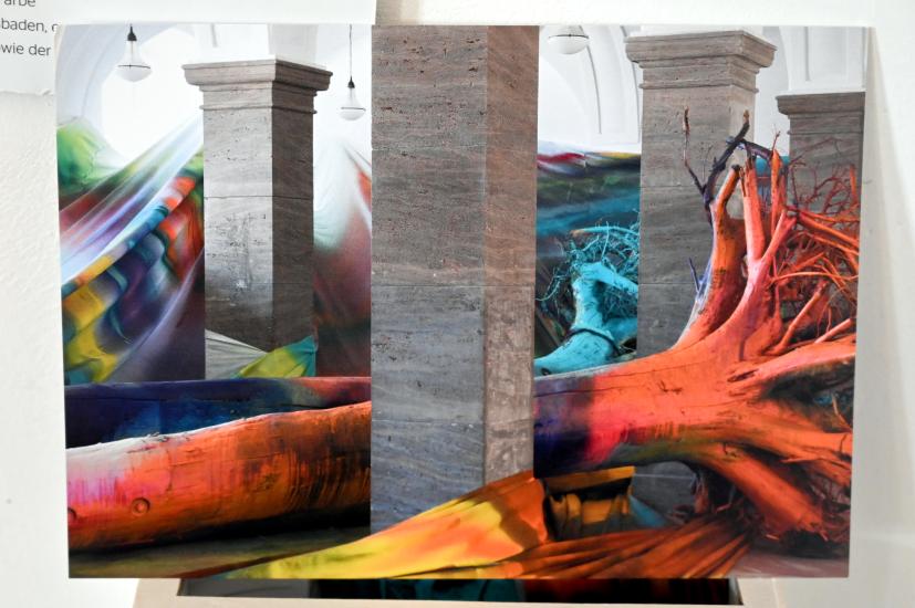 Katharina Grosse (2008–2015), Sieben Stunden, Acht Stimmen, Drei Bäume, Wiesbaden, Museum Wiesbaden, Zeitgenössisch 1, 2015, Bild 11/12