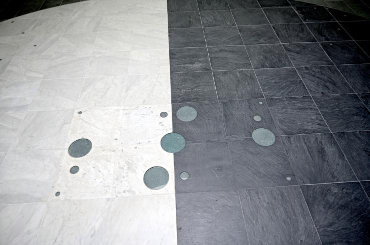 Micha Ullman (2006), NachTag, Wiesbaden, Museum Wiesbaden, Zeitgenössisch 1, 2006, Bild 3/4