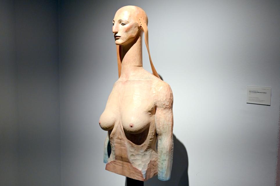 Katsura Funakoshi (2004), A tale of the Sphinx (Märchen der Sphinx), Wiesbaden, Museum Wiesbaden, Kirchensaal, 2004, Bild 2/3