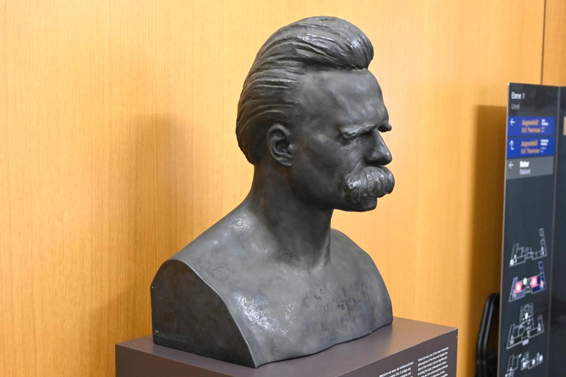 Max Klinger (1878–1915), Friedrich Nietzsche, Wiesbaden, Museum Wiesbaden, Treppenhaus, um 1910, Bild 2/4