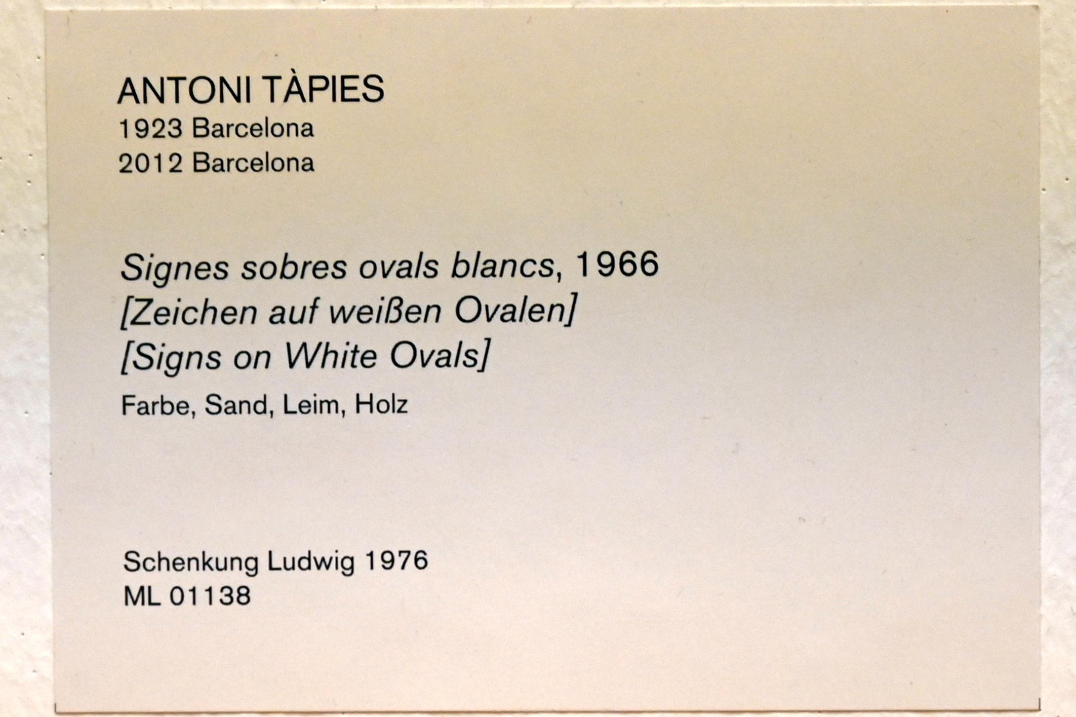 Antoni Tàpies (1946–1976), Zeichen auf weißen Ovalen, Köln, Museum Ludwig, 01.48, 1966, Bild 2/2