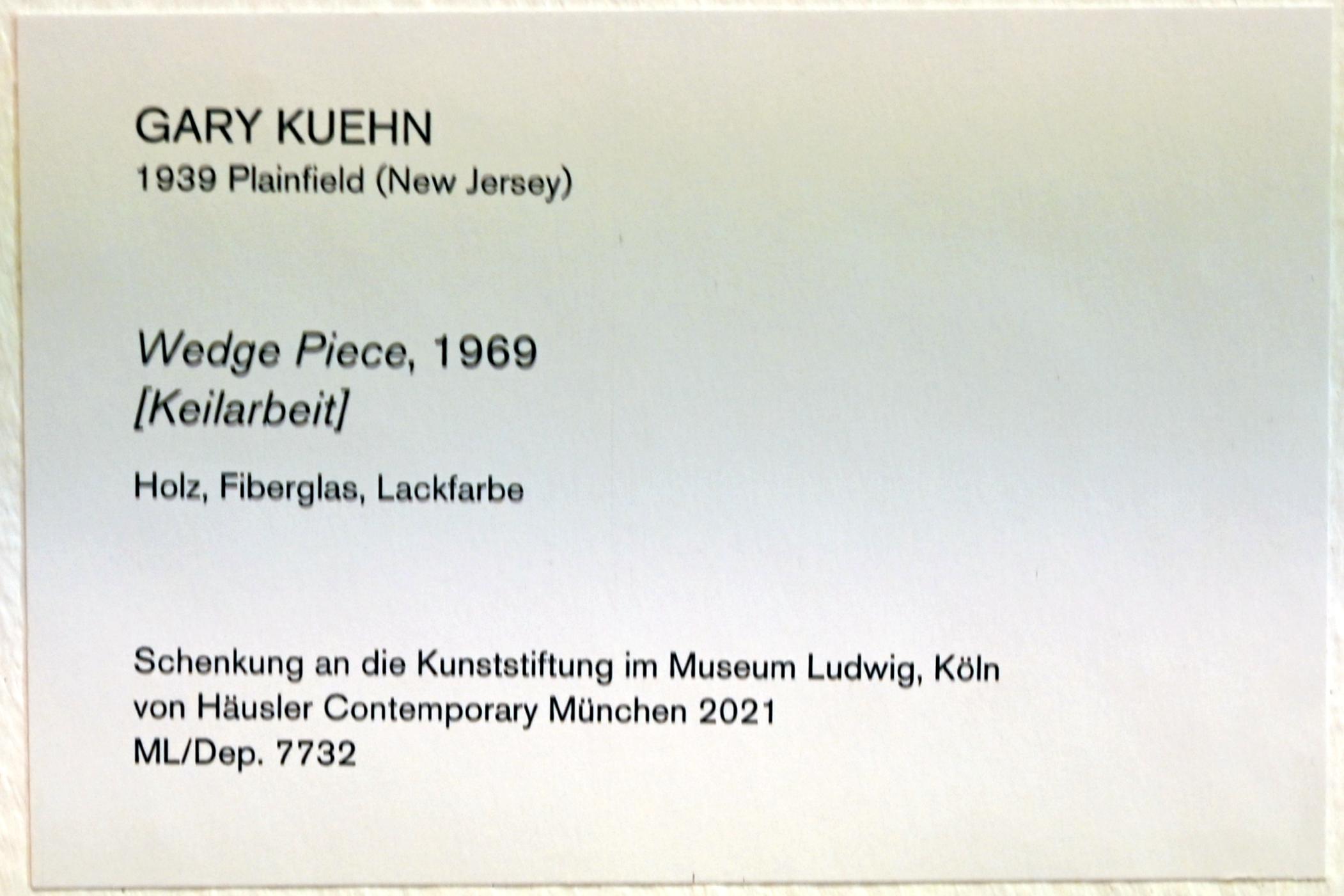 Gary Kuehn (1963–1972), Keilarbeit, Köln, Museum Ludwig, 01.45, 1969, Bild 3/3