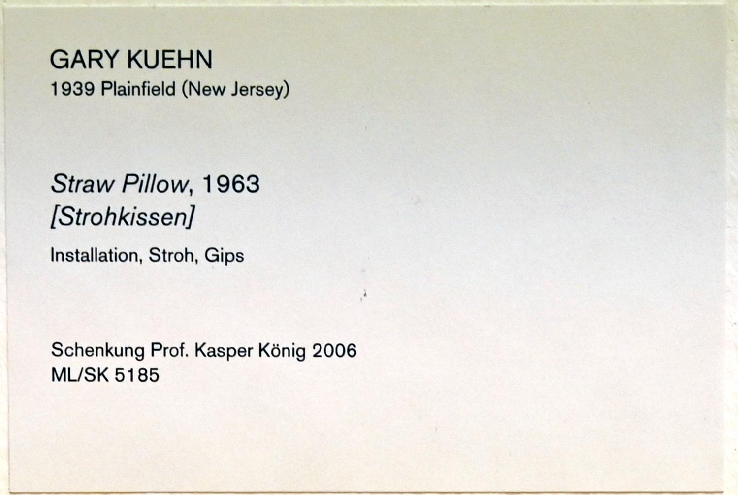 Gary Kuehn (1963–1972), Strohkissen, Köln, Museum Ludwig, 01.45, 1963, Bild 4/4