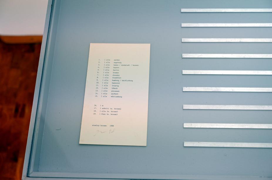 Stanley Brouwn (1988), Ohne Titel (Historische Maße/Brouwn Maße), Köln, Museum Ludwig, 01.44, 1988, Bild 2/5