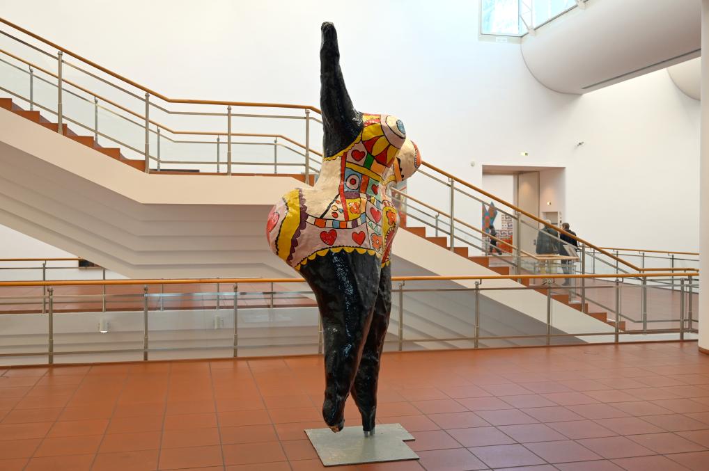 Niki de Saint Phalle (1961–1995), Schwarze Nana, Köln, Museum Ludwig, 01.19, 1968–1969, Bild 2/4