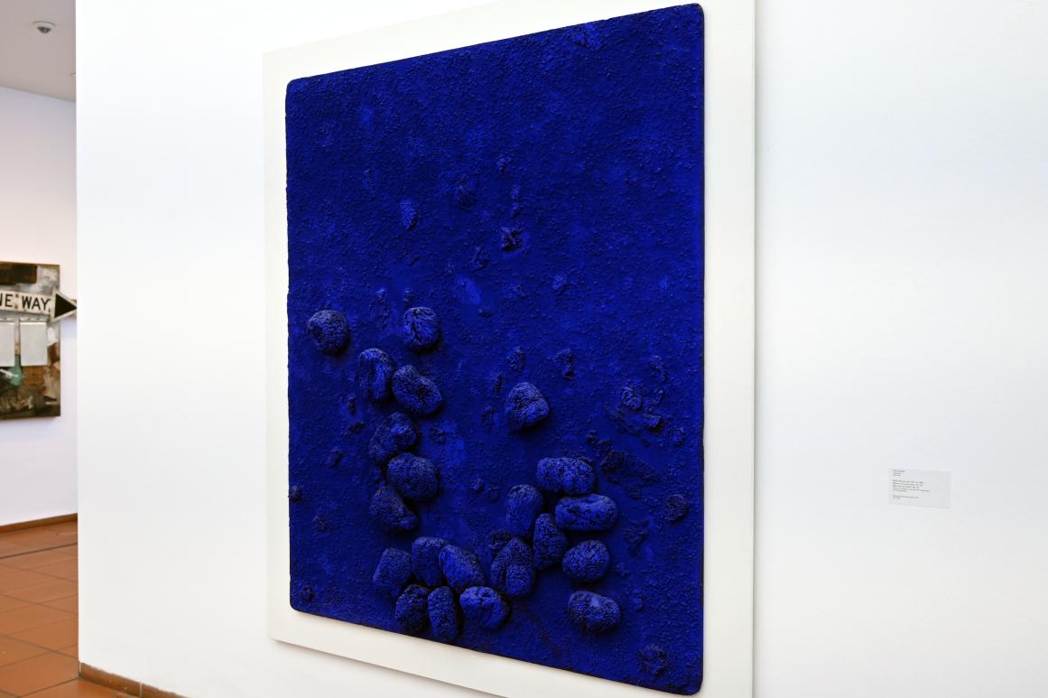 Yves Klein (1956–1962), Blaues Schwammrelief: RE 19, Köln, Museum Ludwig, 01.18, 1958, Bild 2/3