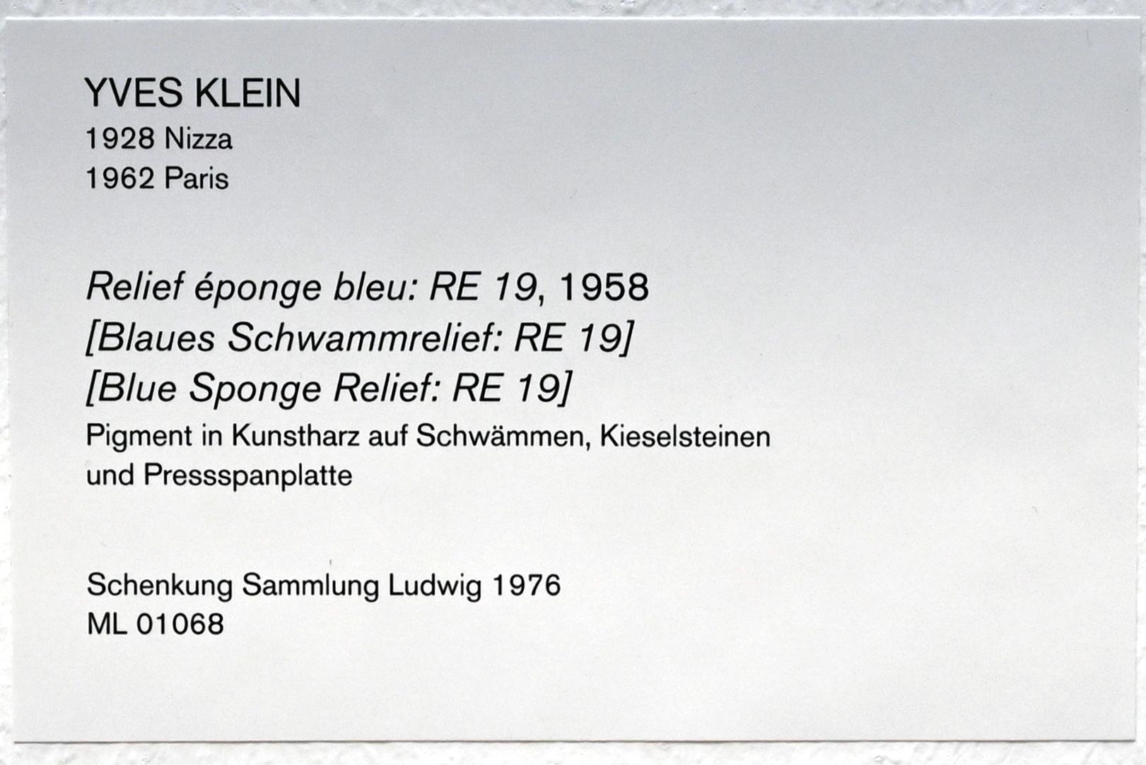 Yves Klein (1956–1962), Blaues Schwammrelief: RE 19, Köln, Museum Ludwig, 01.18, 1958, Bild 3/3