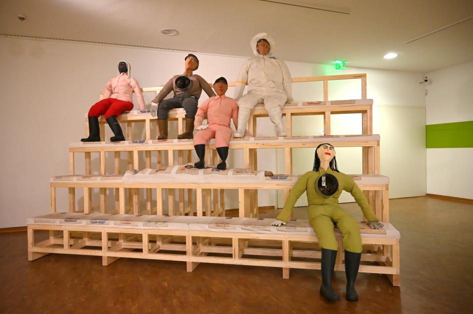 Oscar Murillo (2018), Kollektives Bewusstsein, Köln, Museum Ludwig, E0.42, 2015–2022, Bild 5/10