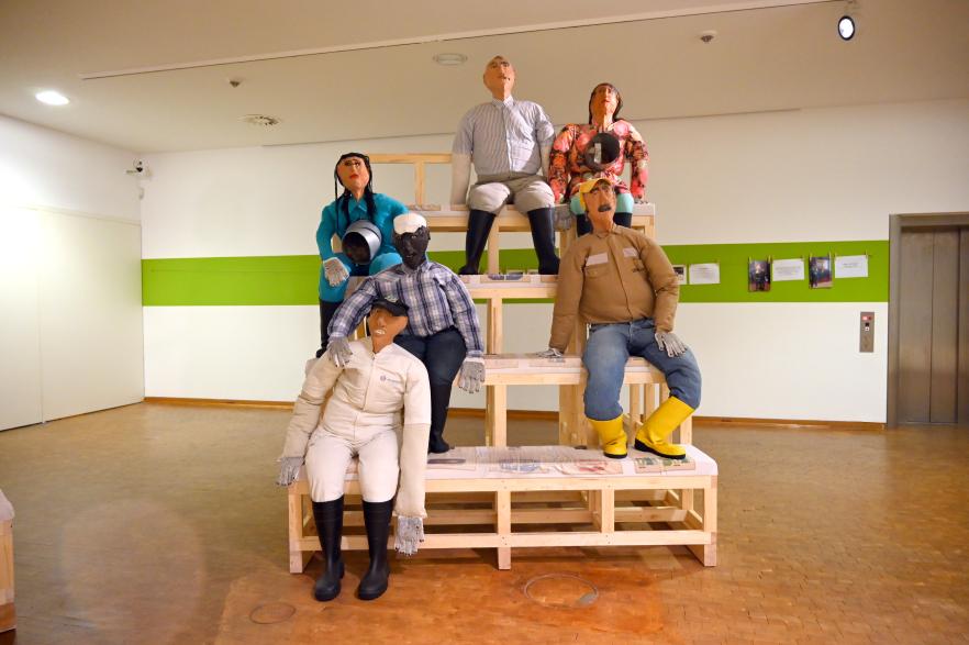 Oscar Murillo (2018), Kollektives Bewusstsein, Köln, Museum Ludwig, E0.42, 2015–2022, Bild 6/10