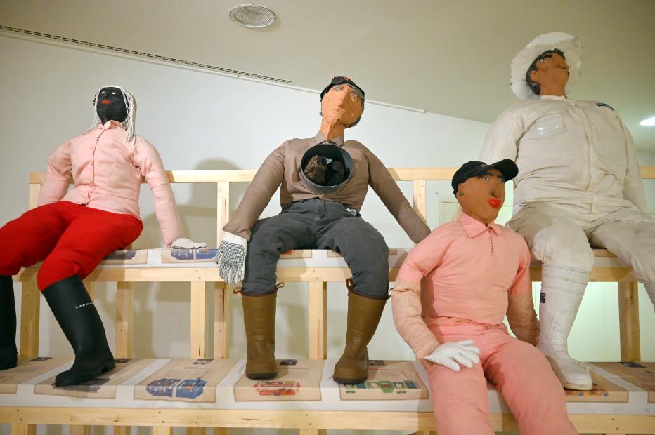 Oscar Murillo (2018), Kollektives Bewusstsein, Köln, Museum Ludwig, E0.42, 2015–2022, Bild 7/10