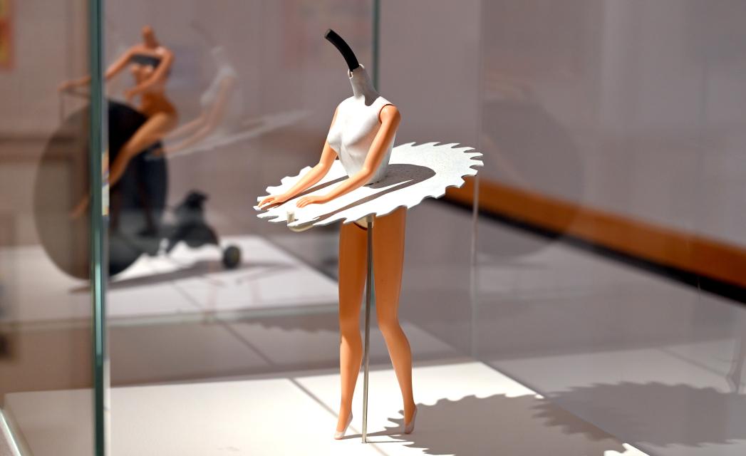 Tomi Ungerer (1963–2010), Ballerina, Schwäbisch Hall, Kunsthalle Würth, Ausstellung "Sport, Spaß und Spiel" vom 13.12.2021 - 26.02.2023, Obergeschoß, 2009, Bild 2/3