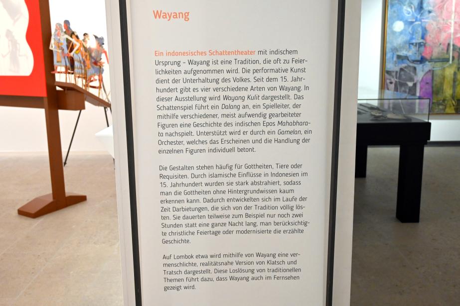Wayang-Kulit-Figuren aus Indonesien, Schwäbisch Hall, Kunsthalle Würth, Ausstellung "Sport, Spaß und Spiel" vom 13.12.2021 - 26.02.2023, Untergeschoß, Undatiert, Bild 9/9
