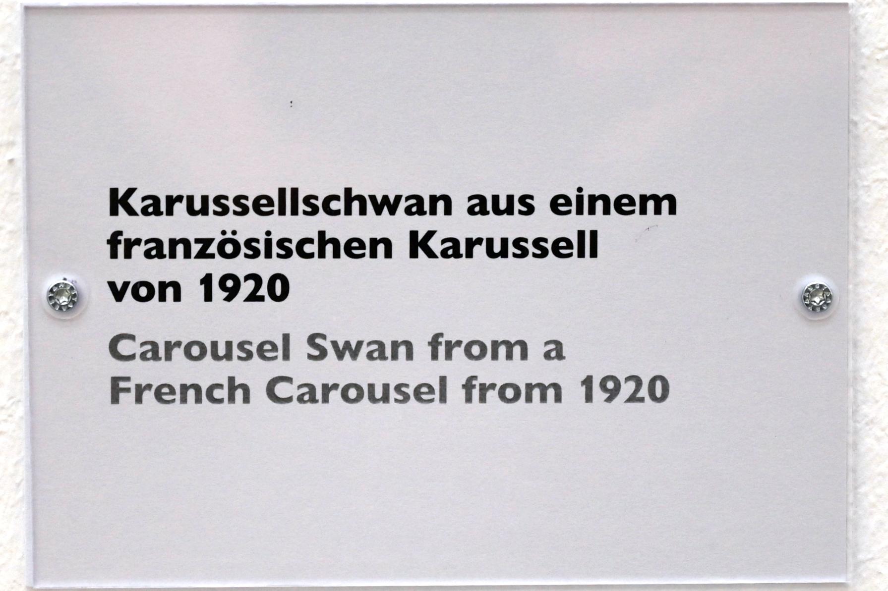 Karussellschwan aus einem französischen Karussell, Schwäbisch Hall, Kunsthalle Würth, Ausstellung "Sport, Spaß und Spiel" vom 13.12.2021 - 26.02.2023, Untergeschoß, 1920, Bild 6/6