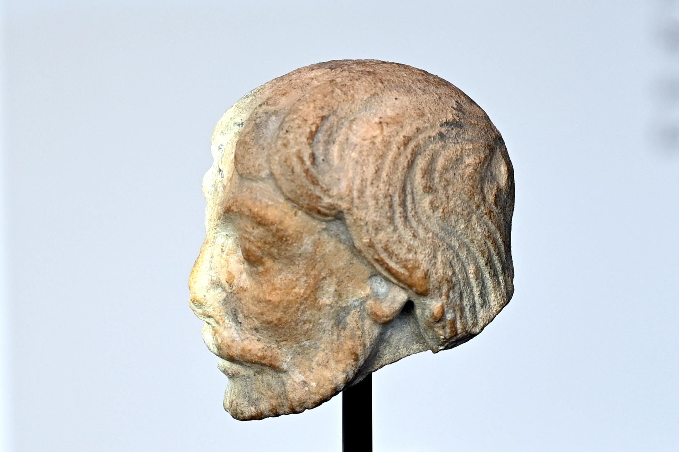 Männlicher Kopf, Chartres, Kathedrale Notre-Dame, jetzt Köln, Museum Schnütgen, Saal 1, 1145–1155, Bild 2/3