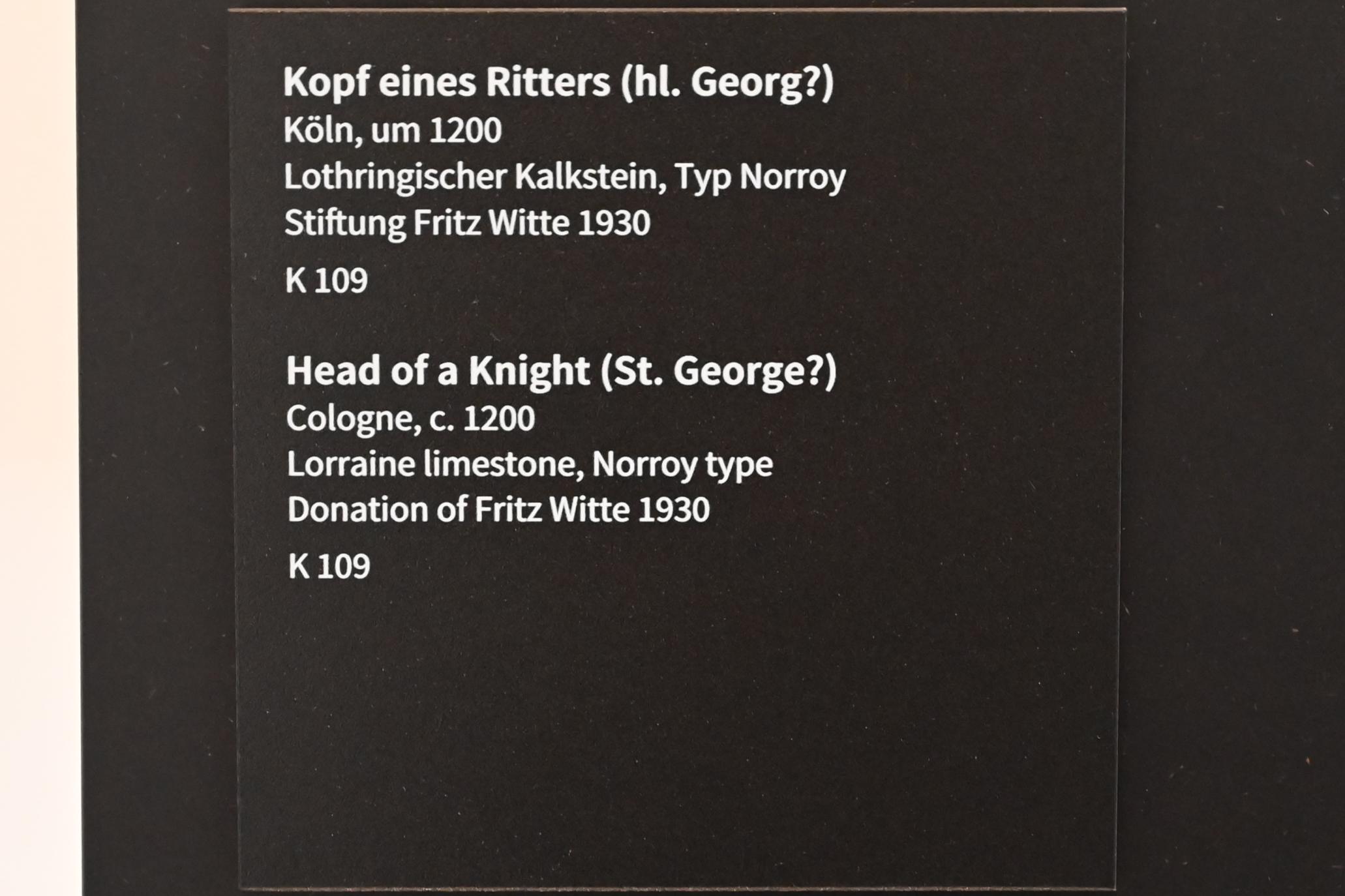 Kopf eines Ritters (hl. Georg?), Köln, Museum Schnütgen, Saal 2, um 1200, Bild 3/3