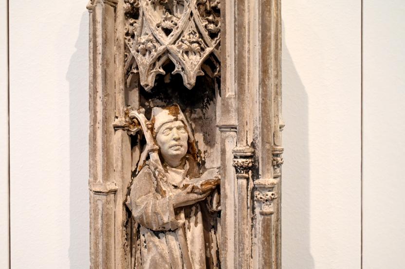 Konrad Kuene (Kuyn) van der Hallen (Umkreis) (1460), Architekturfragment mit der Figur eines Abtes, Köln, Museum Schnütgen, Saal 2, um 1460, Bild 2/3