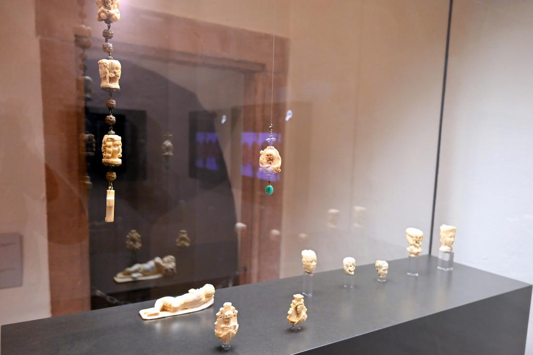 Gebetsschnur mit Wendehäuptern, Köln, Museum Schnütgen, Saal 5, um 1480–1700, Bild 2/6