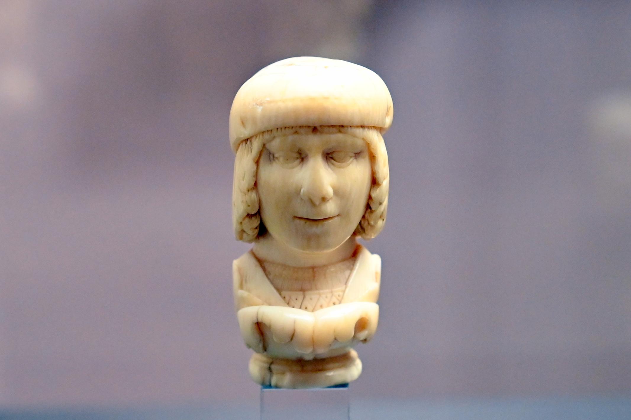 Fünf Wendehäupter als Rosenkranzglieder, Köln, Museum Schnütgen, Saal 5, um 1500–1700, Bild 2/6