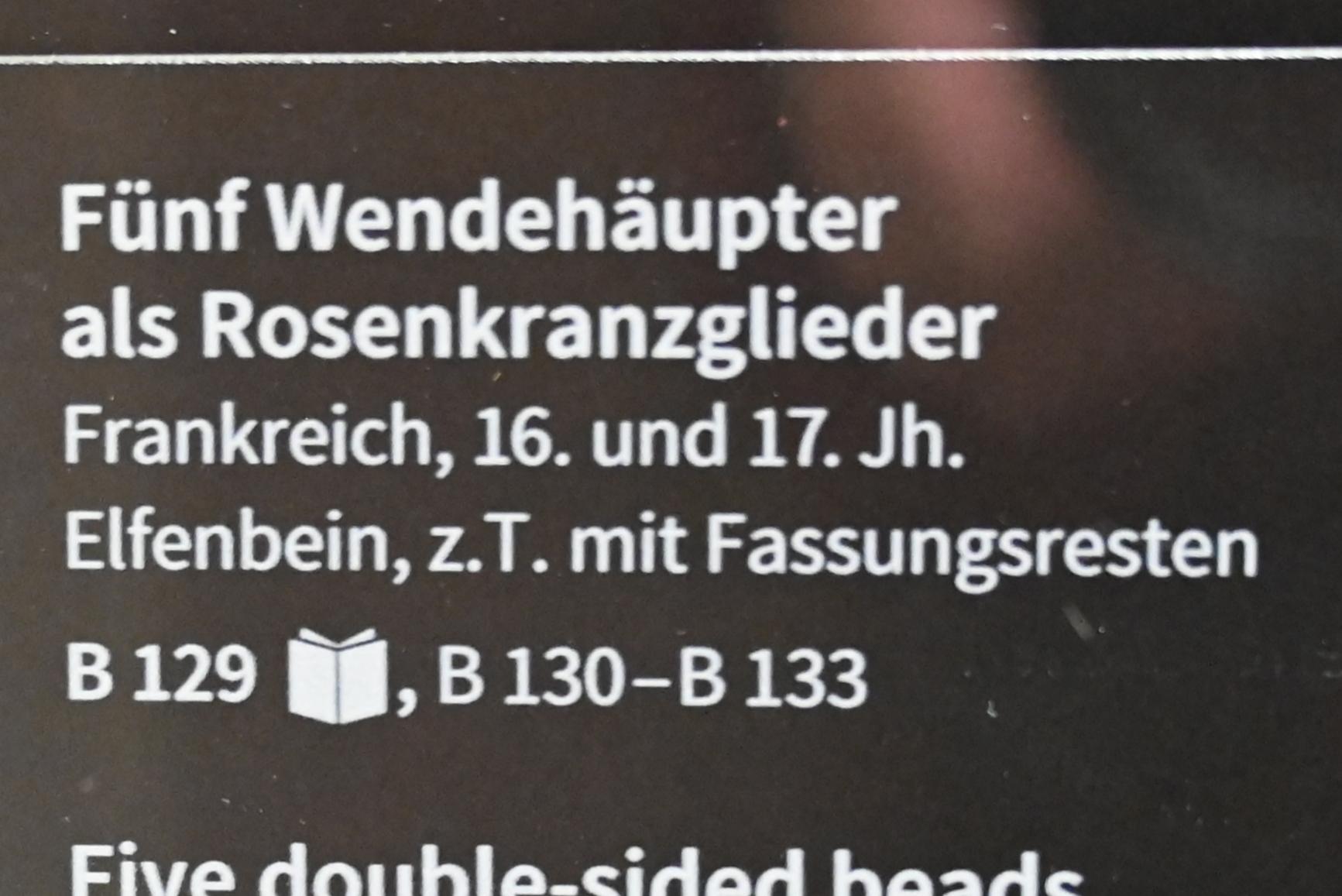 Fünf Wendehäupter als Rosenkranzglieder, Köln, Museum Schnütgen, Saal 5, um 1500–1700, Bild 6/6