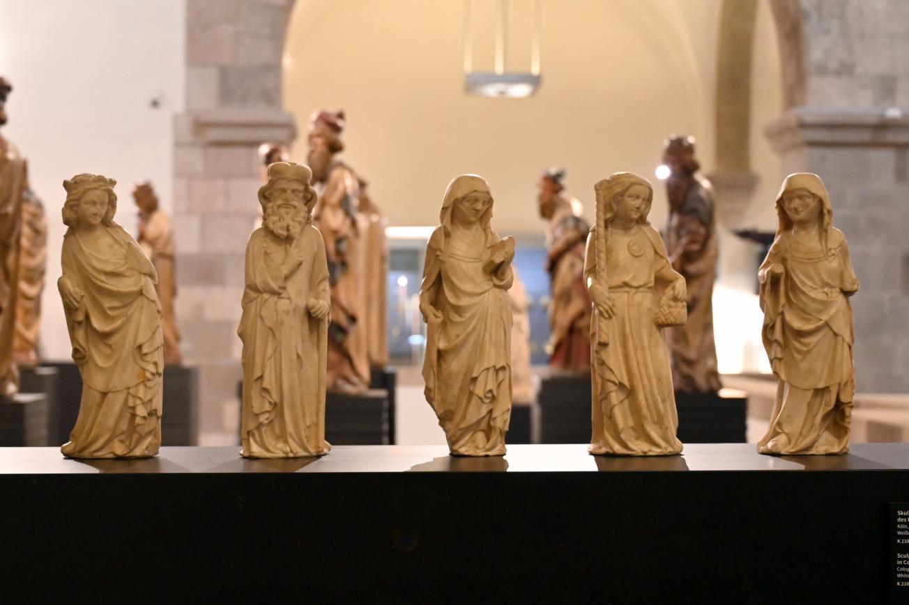 Skulpturen vom Hochaltar des Kölner Domes, Köln, Hohe Domkirche Sankt Petrus (Kölner Dom), jetzt Köln, Museum Schnütgen, Saal 7, um 1310, Bild 2/4