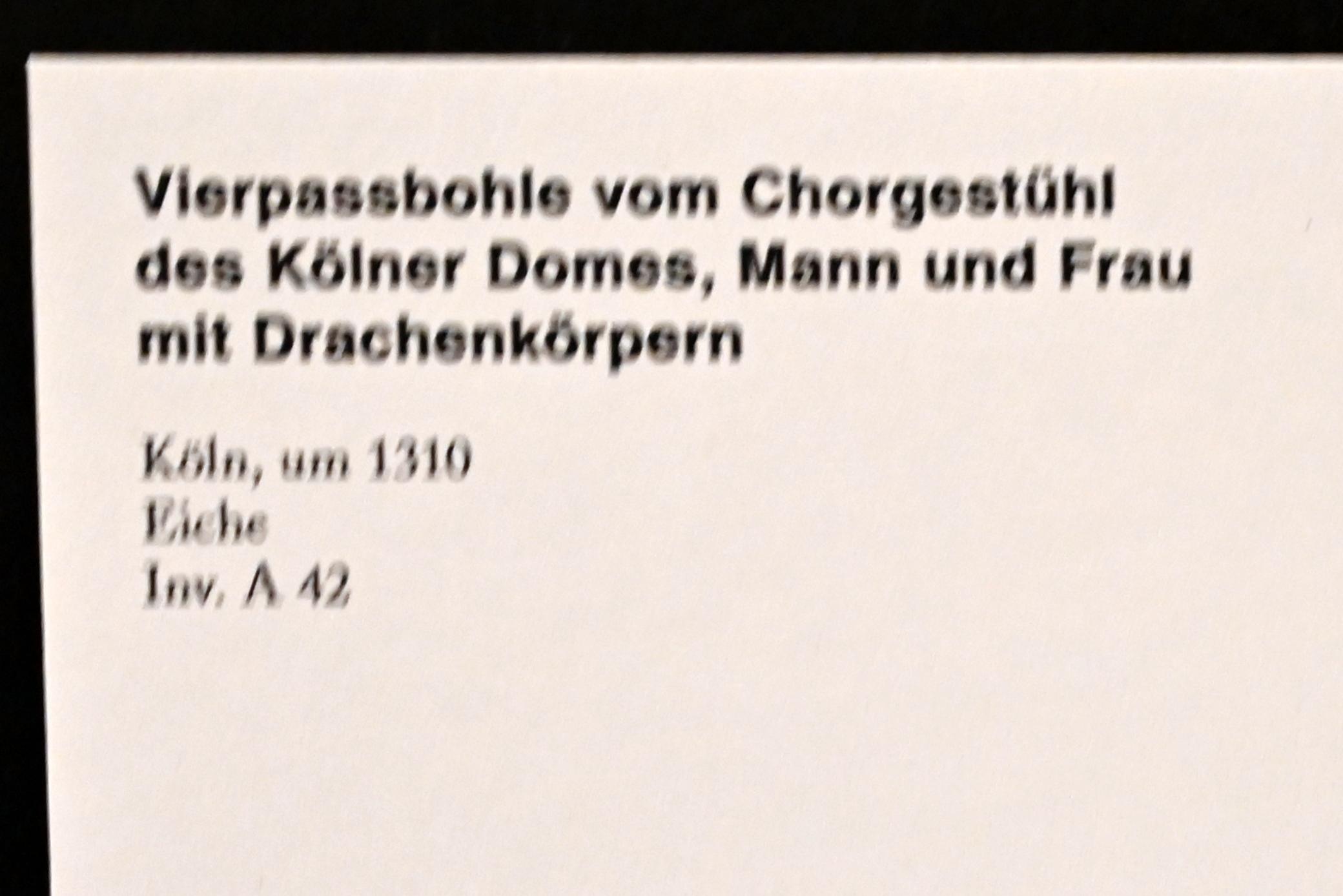 Vierpassbohle, Mann und Frau mit Drachenkörpern, Köln, Hohe Domkirche Sankt Petrus (Kölner Dom), jetzt Köln, Museum Schnütgen, Saal 8, um 1310, Bild 2/2
