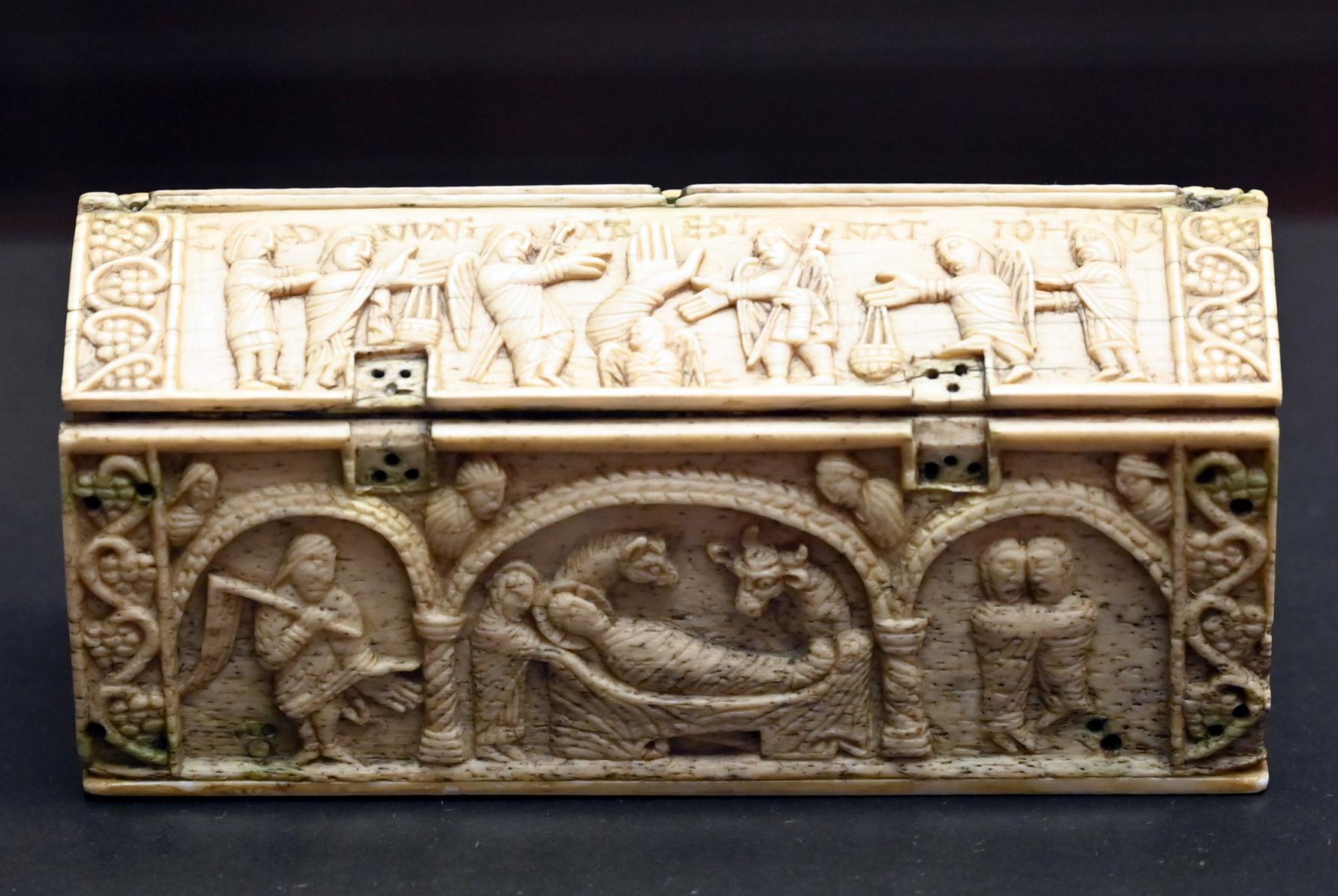 Ottonisches Reliquienkästchen, Köln, Museum Schnütgen, Saal 8, 1. Hälfte 11. Jhd., Bild 2/3